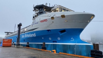 יצרנית הדשנים הנורבגית יארה השיקה לראשונה את ״יארה בירקלנד״, אניית המכולות החשמלית והאוטונומית הראשונה בעולם למשלוח ללא פליטות. האנייה תחסוך 1,000 טונות של CO2 ותחליף 40,000 נסיעות של משאיות המונעות בדיזל בשנה