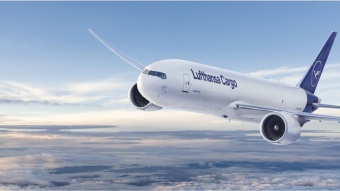 החברה תפעיל במהלך חמשת החודשים הקרובים חמש טיסות שבועיות בין האב החברה בפרנקפורט לבין ת״א. החברה תפעיל מטוסי מטען של איירבוס ושל בואינג