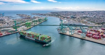 סקר חדש של Freightos שנערך בקרב למעלה מ-100 יבואנים קטנים ובינוניים בעקבות הפוגת המכסים בין ארה״ב לסין, מראה: יבואנים קטנים ובינוניים ממשיכים להתמודד עם שיבושים חמורים, ממהרים לייבא מחדש, וחווים את ההשפעה כתופעה ״קיומית״