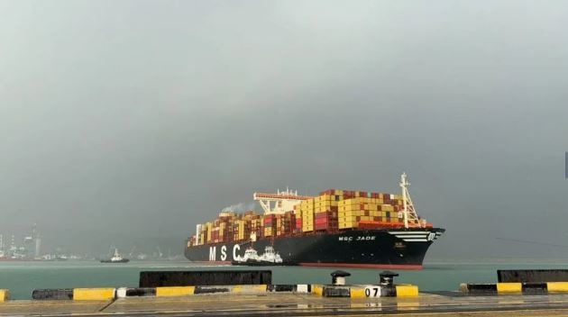 היסטוריה במפרץ חיפה: אניית מכולה מהגדולות בעולם עגנה בנמל המפרץ