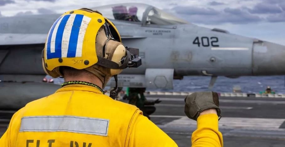 החות׳ים מאיימים בחידוש המתקפות בים האדום מול תגבור כוחות ארה״ב