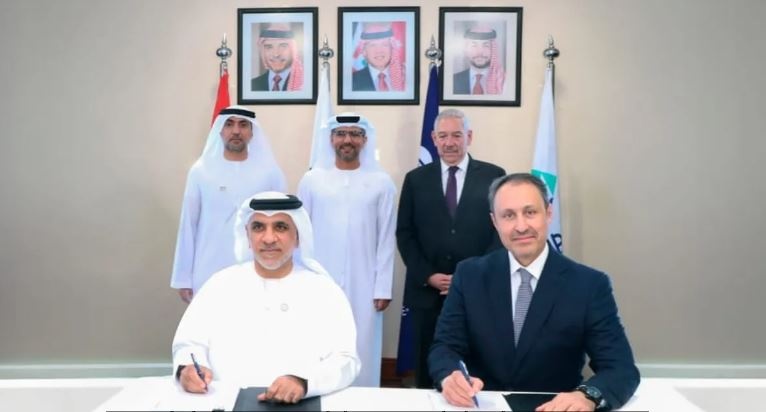 האמירתים משתלטים על נמל עקבה: זיכיון הפעלה ל-30 שנה ואתגר ישיר לנמל אילת קבוצת AD Ports מאבו דאבי חתמה על הסכם לניהול הנמל הרב-תכליתי בעקבה למשך שלושה