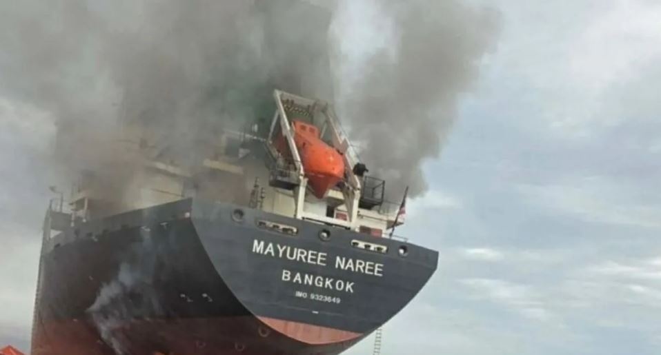 הסלמה במפרץ: מכליות הועלו באש ומאגרי דלק הופצצו