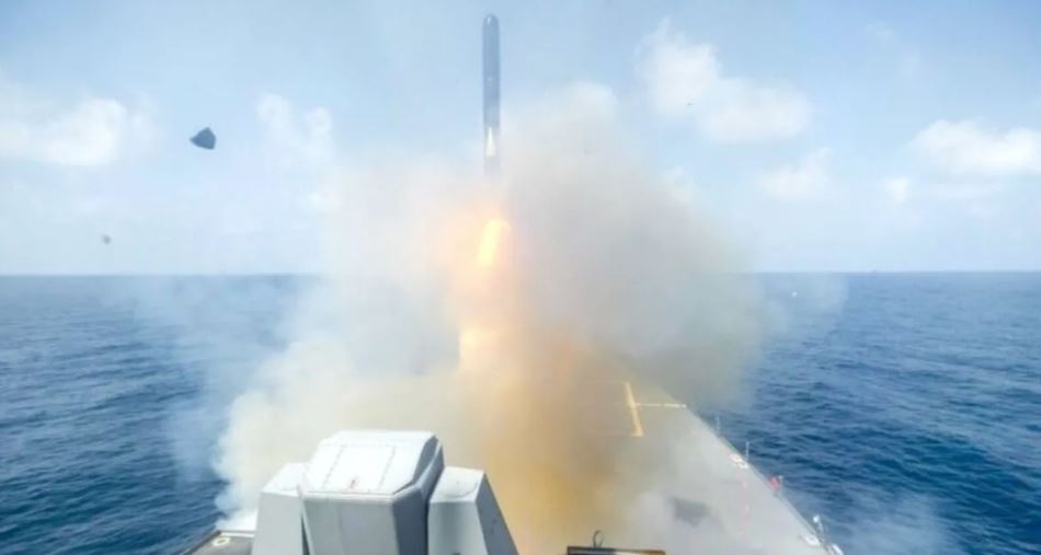 משבר הורמוז מגיע ליום ה-100; ארה״ב תקפה באיראן, אניות סוחר נאלצו להסתובב