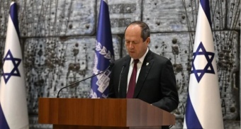 החוק יפתח את המשק הישראלי לתקינה ורגולציה פדרלית אמריקאית והפעימה הראשונה תיכנס לתוקף בתחילת 2027 ותכלול מוצרי תינוקות, חומרי ניקוי ואופניים. משרד הכלכלה: הרפורמה האירופית כבר חתכה 80% מהנטל הבירוקרטי והוזילה מוצרים