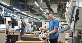 מהפך בסחר העולמי: השבבים מחליפים את ה-e-Commerce, היטלי הספנות נותרים גבוהים